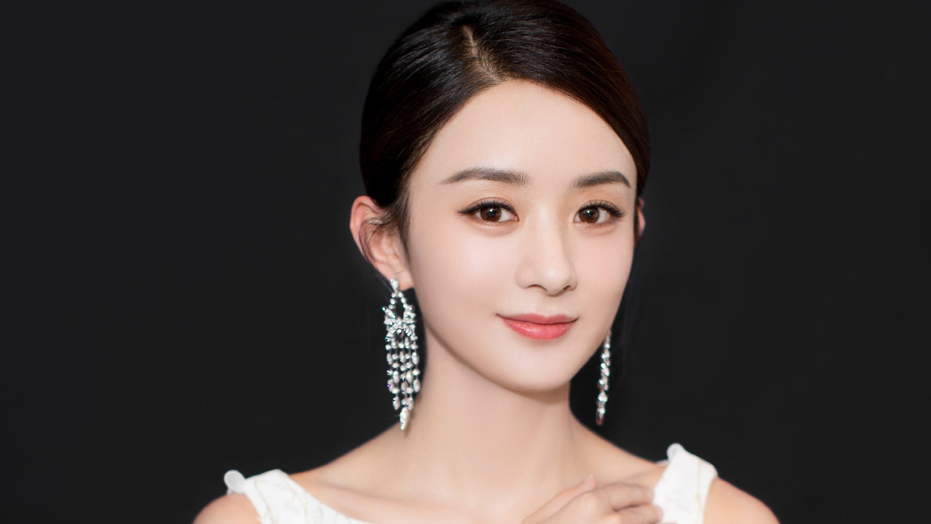 开云体育官方网入口-低位防守策略应对速度型对手，低位防守犯规动作有哪些