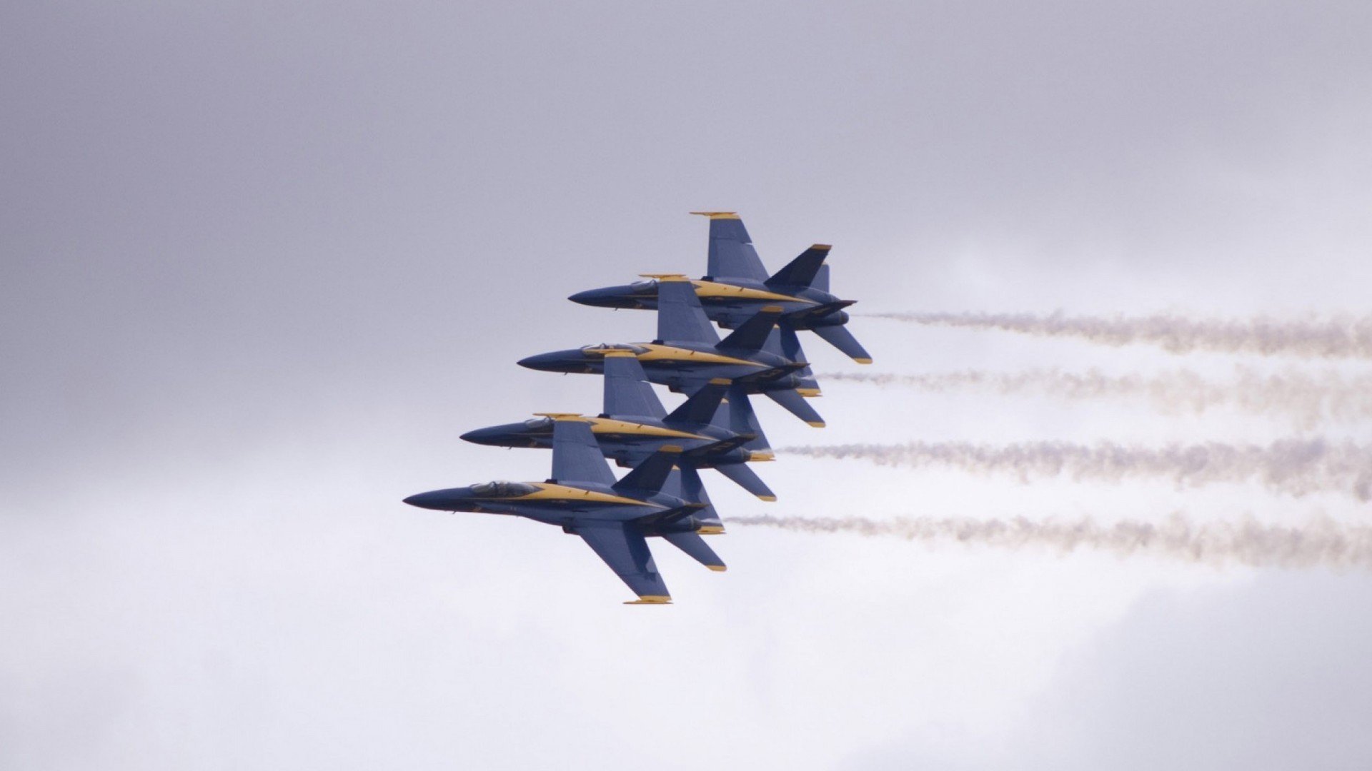 明星球员伤愈复出状态回升明显，足球明星受伤