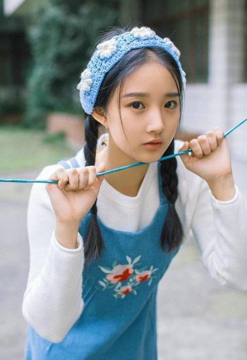 基：全黑队的“稳重后卫”，在防守上总能有效消除对方威胁