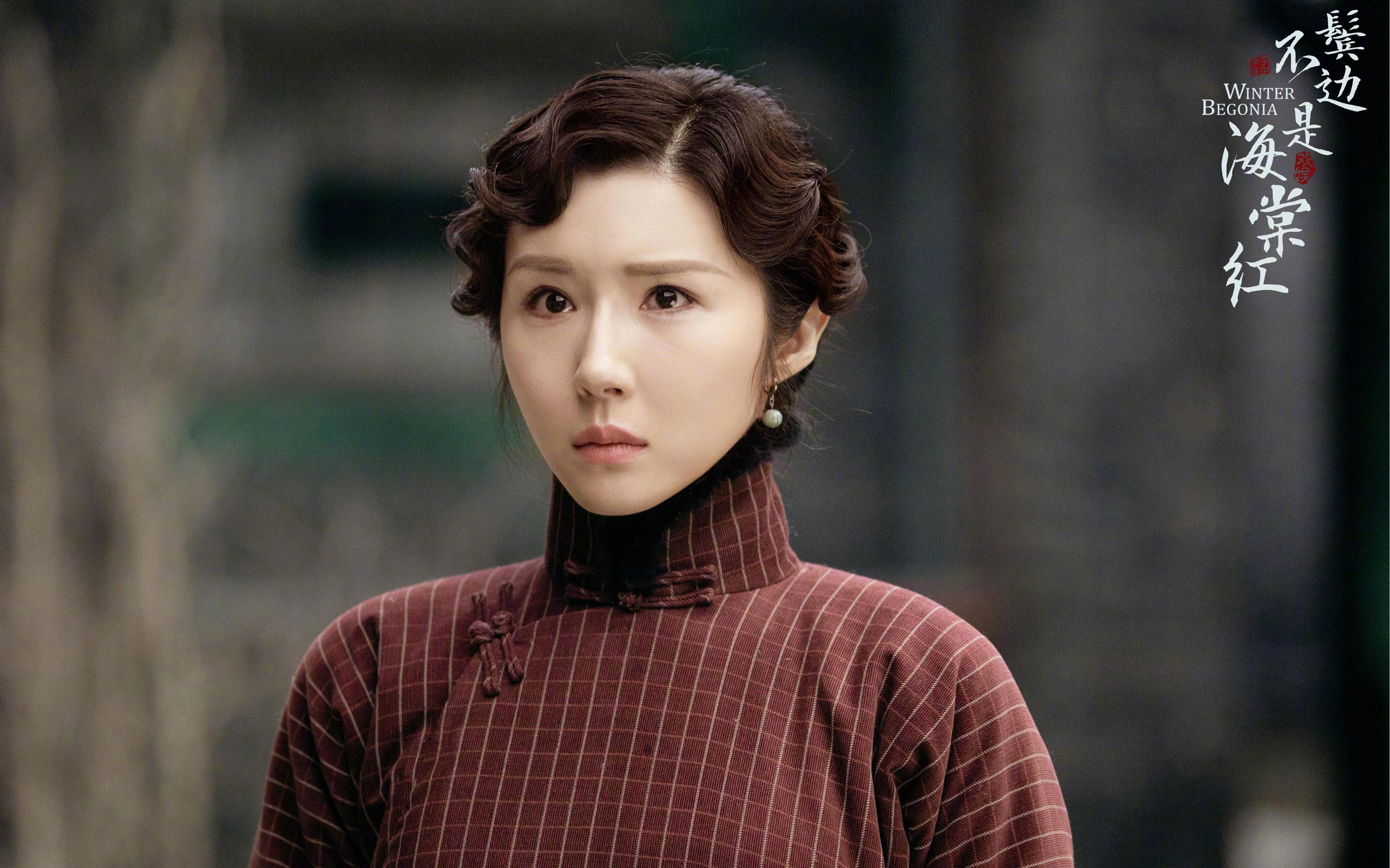 特色足球艺术作品在公共空间展出，丰富城市文化生活，足球的艺术作品